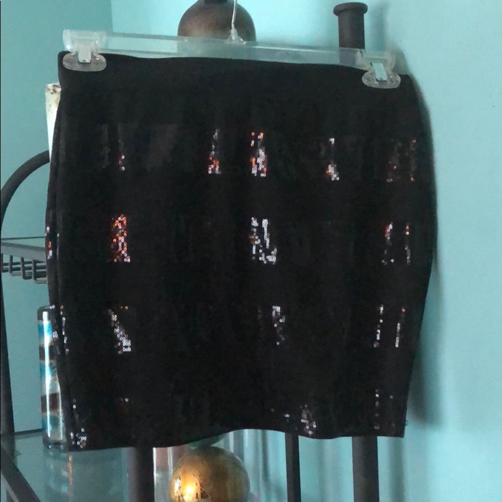 Black sequin tight skirt